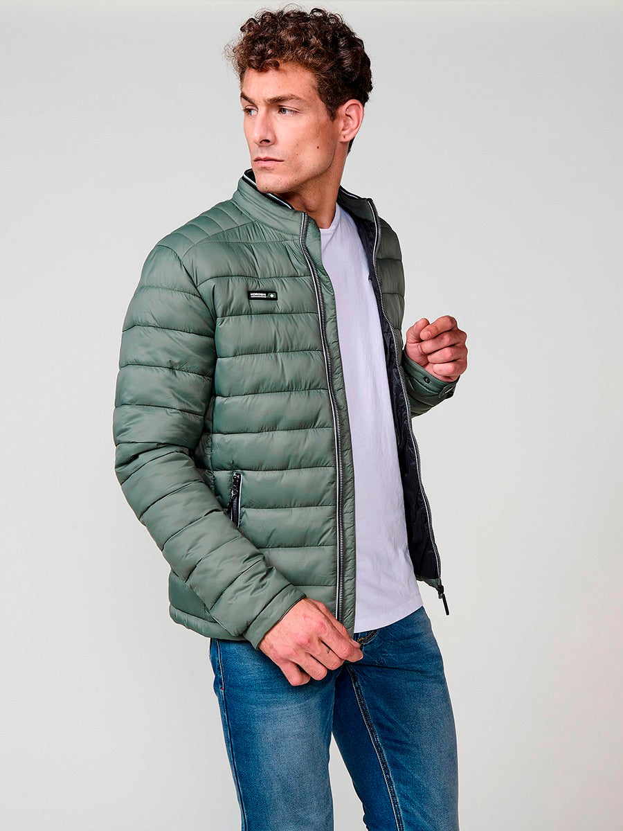 KORÖSHI. Cazadora acolchada color verde. Confeccionada en 100% poliamida.