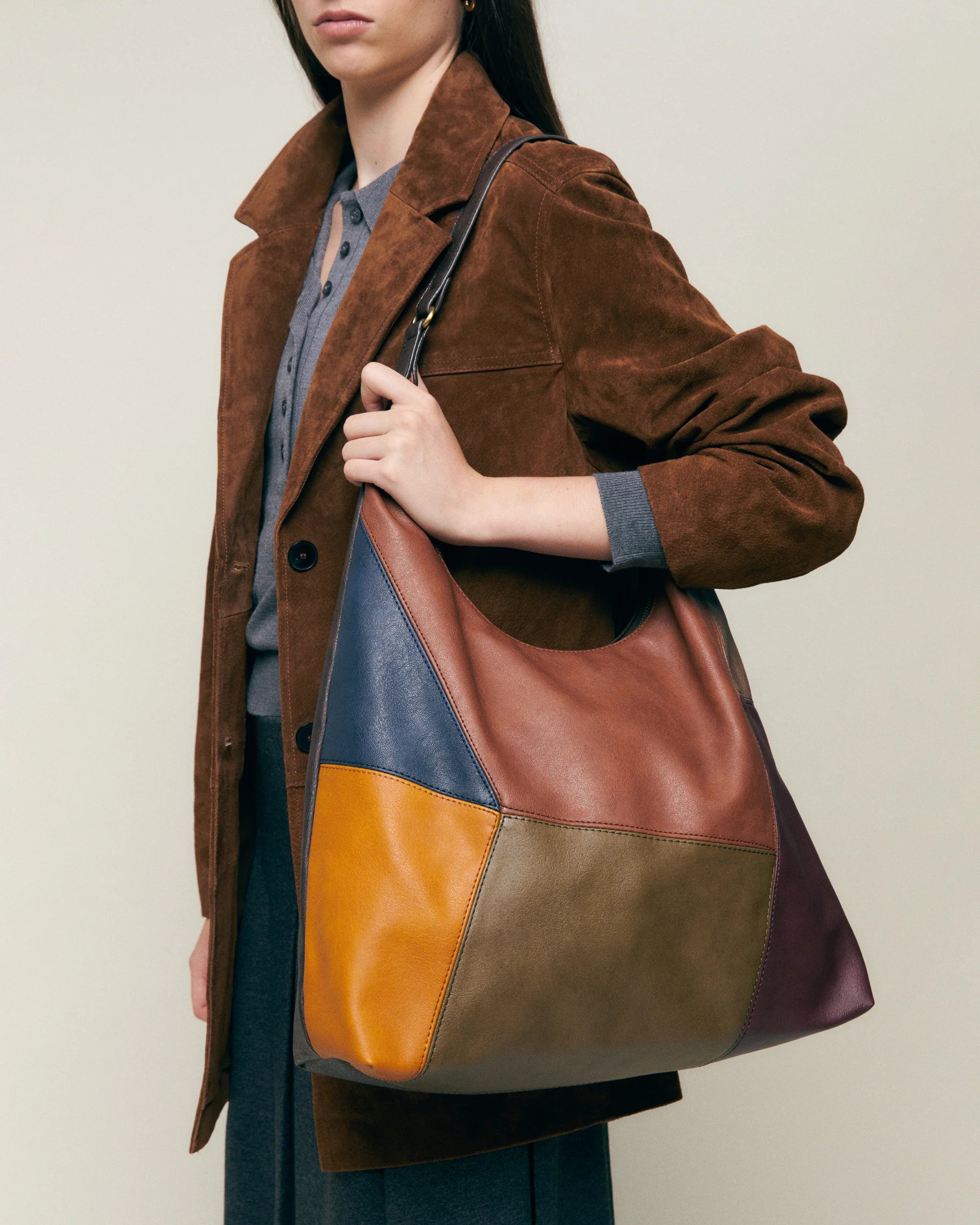MISAKO. Bolso hobo con estampado patchwork.